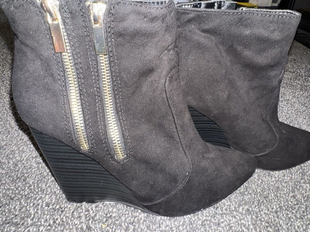 JustFab Edie Black Textile Ankle Bootie Zip Closed Toe Wedge US 9 EU 40